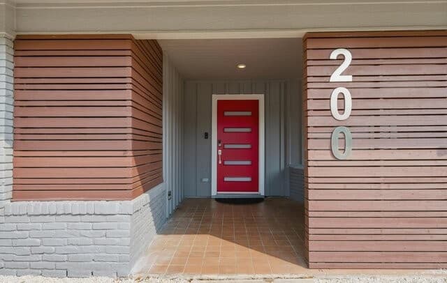 4-bedroom rental at 200 Carolwood Dr in Castle Hills, TX — photo 3