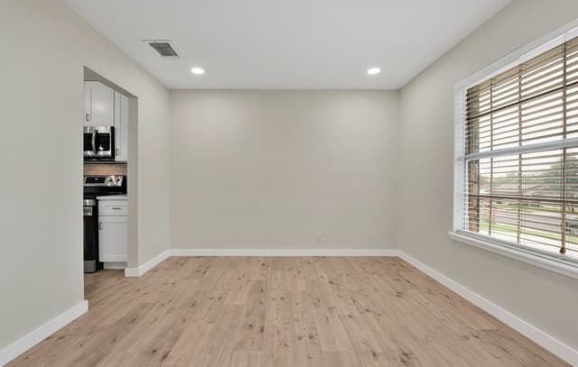 3-bedroom rental at 7022 Forest Meadow St in San Antonio, TX — photo 3