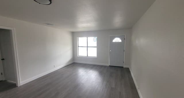 3-bedroom rental at 223 Nassau Dr in San Antonio, TX — photo 4