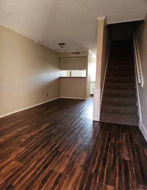 1-bedroom rental at 3243 Nacogdoches Rd Unit 910 in San Antonio, TX — photo 1