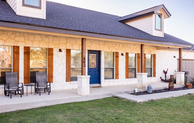 3-bedroom rental at 803 River Ranch Dr in Bandera, TX — photo 1