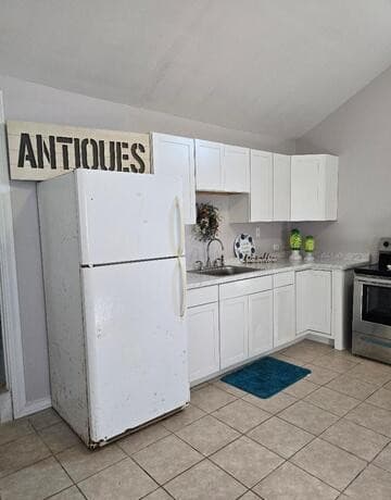 1-bedroom rental at 208 County Road 6847 in Lytle, TX — photo 4