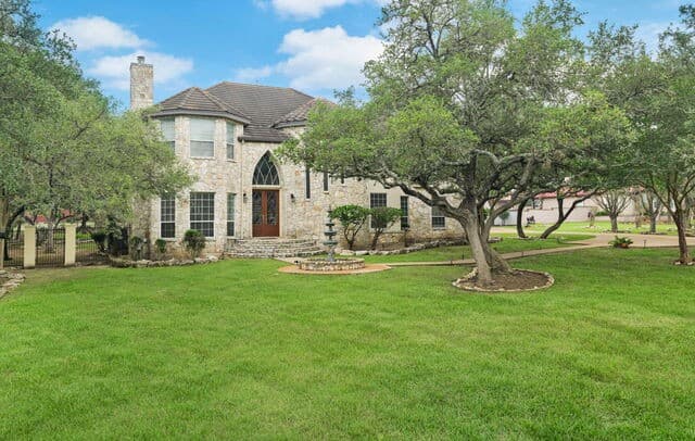 4-bedroom rental at 2120 Oakland Bend in San Antonio, TX — photo 2
