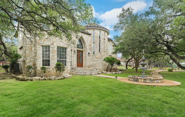 4-bedroom rental at 2120 Oakland Bend in San Antonio, TX — photo 3