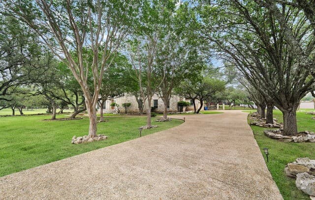 4-bedroom rental at 2120 Oakland Bend in San Antonio, TX — photo 5