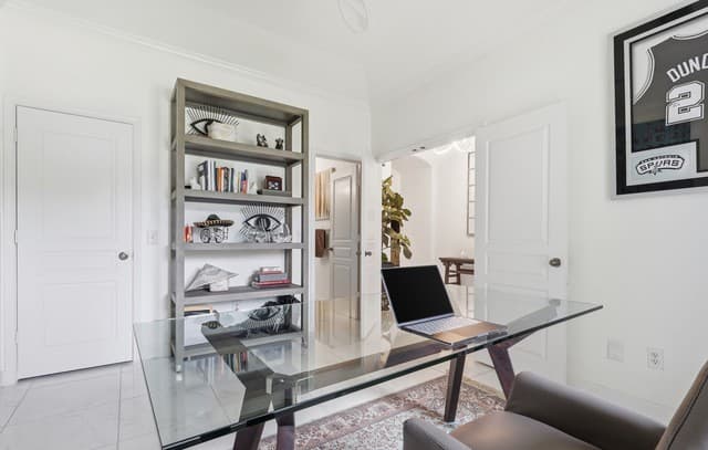 3-bedroom rental at 19122 E Birdsong in San Antonio, TX — photo 5