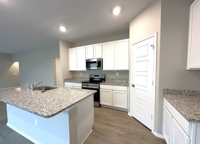 3-bedroom rental at 19907 Wyatt Earp Way in Lytle, TX — photo 3
