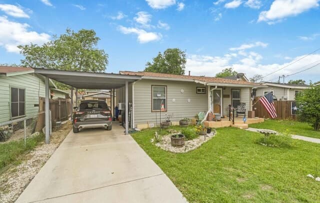 2-bedroom rental at 114 Smallwood Dr in San Antonio, TX — photo 2