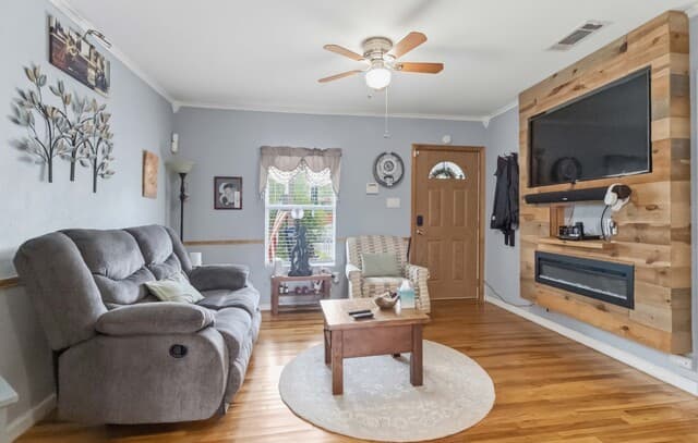 2-bedroom rental at 114 Smallwood Dr in San Antonio, TX — photo 3