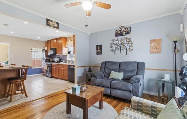 2-bedroom rental at 114 Smallwood Dr in San Antonio, TX — photo 5