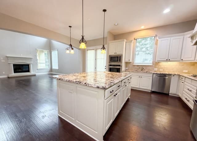 4-bedroom rental at 2711 Mossgrove Park in San Antonio, TX — photo 2