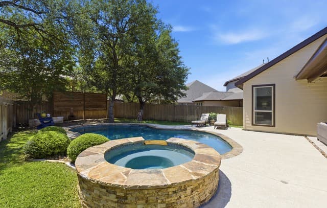 4-bedroom rental at 138 Cimarron Crk in Boerne, TX — photo 2