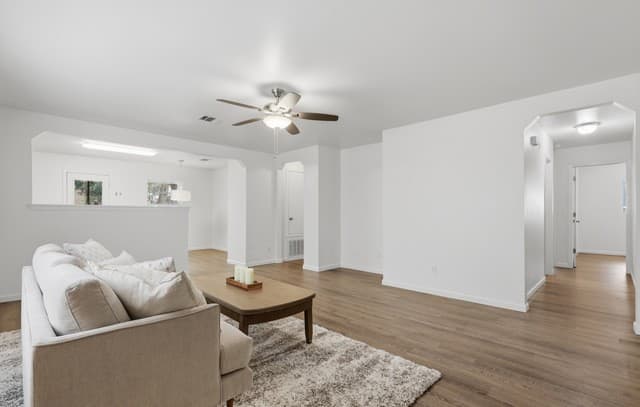 3-bedroom rental at 4046 Azalea Breeze in San Antonio, TX — photo 5