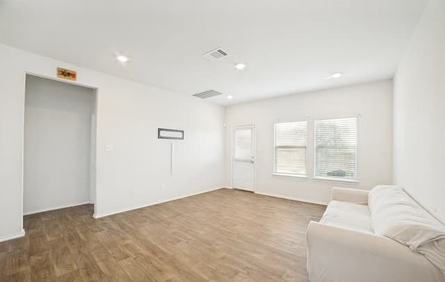 4-bedroom rental at 20415 Lorena Crossing in San Antonio, TX — photo 5