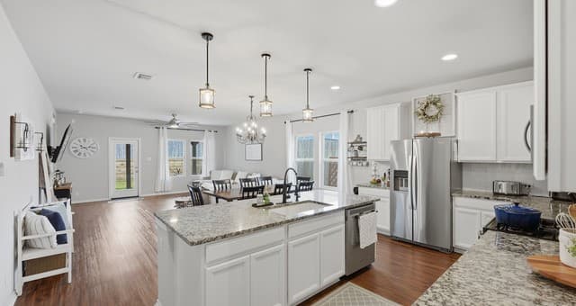 4-bedroom rental at 12421 Vista Rim in San Antonio, TX — photo 3