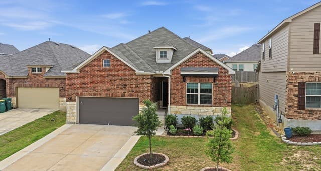 4-bedroom rental at 12421 Vista Rim in San Antonio, TX — photo 4