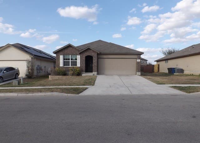4-bedroom rental at 5519 Toledo Farm in San Antonio, TX — photo 1