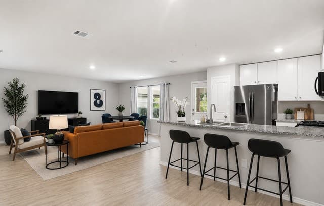 4-bedroom rental at 8726 Braun Shelf in San Antonio, TX — photo 3