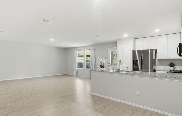 4-bedroom rental at 8726 Braun Shelf in San Antonio, TX — photo 4