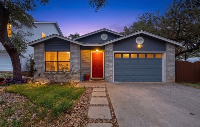 3-bedroom rental at 12910 Hunters Moon in San Antonio, TX — photo 1