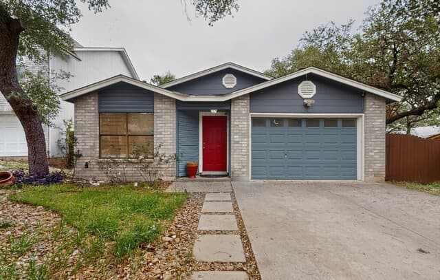 3-bedroom rental at 12910 Hunters Moon in San Antonio, TX — photo 5