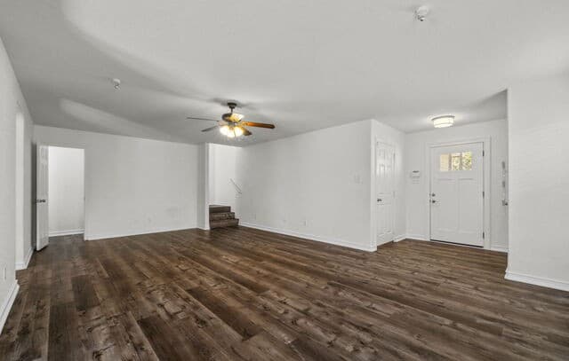3-bedroom rental at 3814 Flyer Vis in San Antonio, TX — photo 3