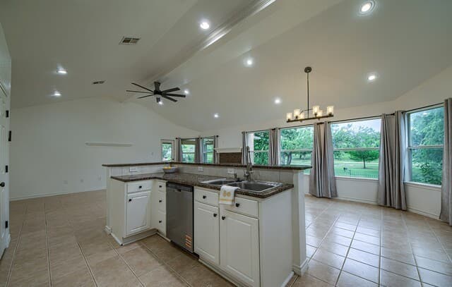 3-bedroom rental at 4010 Stahl Rd in San Antonio, TX — photo 4