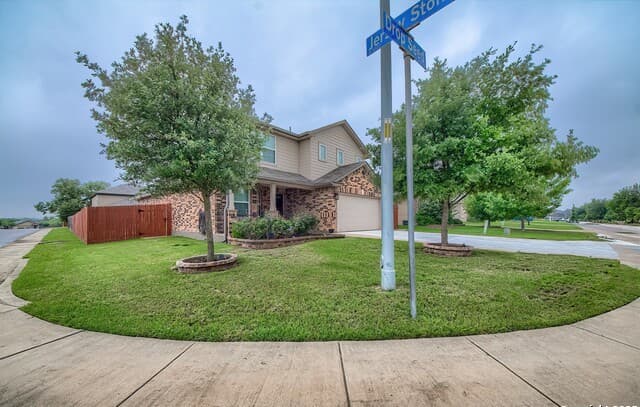 4-bedroom rental at 13408 Drop Seed in San Antonio, TX — photo 3