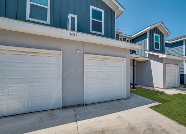 rental at 6906 Crestway Rd in San Antonio, TX — photo 2