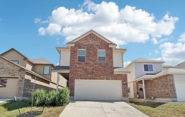 4-bedroom rental at 10514 Green Lake Dr in San Antonio, TX — photo 2