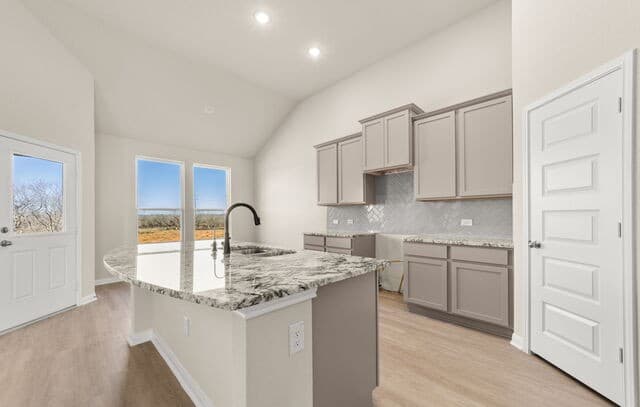 5-bedroom rental at 1603 Vista View Drive in Pleasanton, TX — photo 3