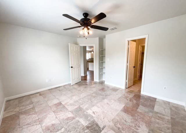 3-bedroom rental at 5839 Blonde Cyn in San Antonio, TX — photo 4