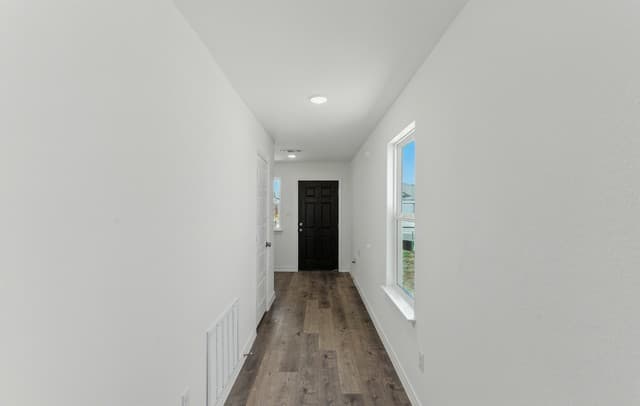 4-bedroom rental at 451 White Heron Way in Marion, TX — photo 2