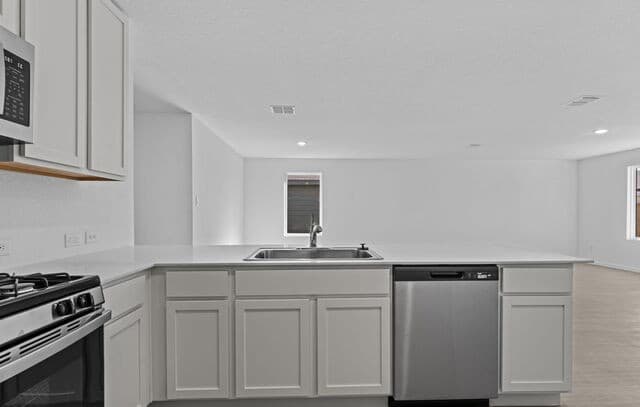 4-bedroom rental at 107 Ellendale Place in Fredericksburg, TX — photo 2