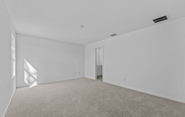 4-bedroom rental at 107 Ellendale Place in Fredericksburg, TX — photo 5