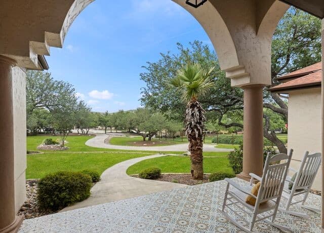 4-bedroom rental at 133 Windstone in Spring Branch, TX — photo 4