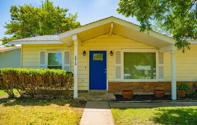 3-bedroom rental at 2910 Shadow Bend in San Antonio, TX — photo 3