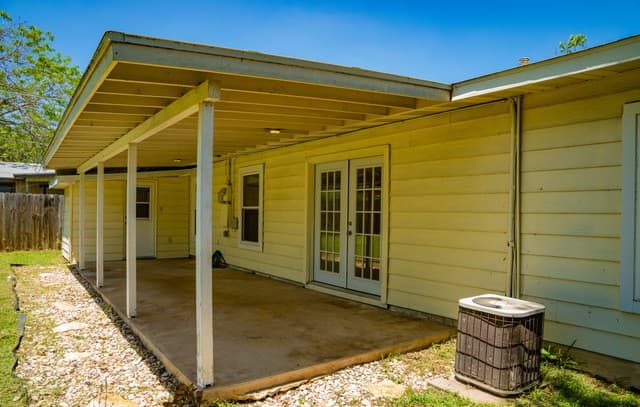 3-bedroom rental at 2910 Shadow Bend in San Antonio, TX — photo 5