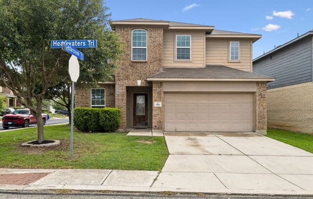 4-bedroom rental at 7903 Headwaters Trl in San Antonio, TX — photo 1