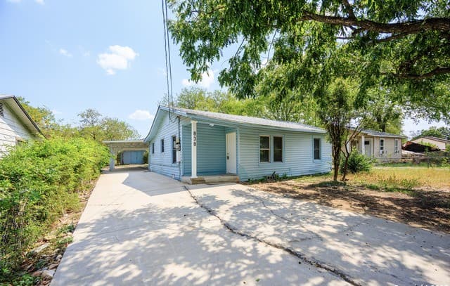 3-bedroom rental at 838 SW 39th in San Antonio, TX — photo 1