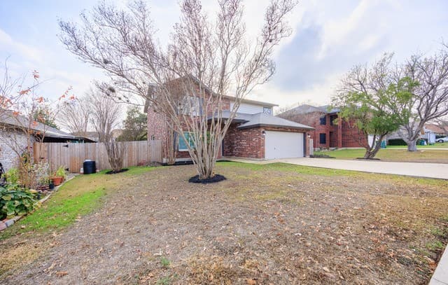 4-bedroom rental at 7414 Forest Stream in Live Oak, TX — photo 4
