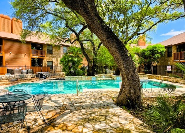 1-bedroom rental at 13018 Heimer Rd Unit 1012 in San Antonio, TX — photo 2