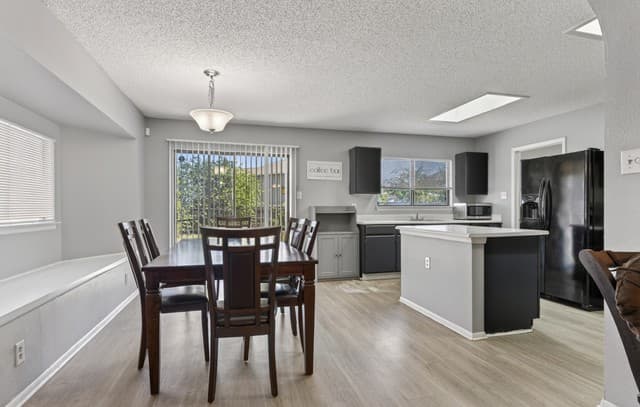 3-bedroom rental at 5827 Summer Fest Dr in San Antonio, TX — photo 2