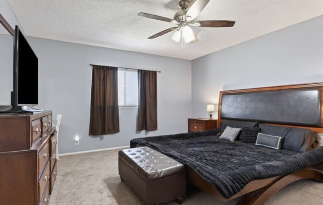3-bedroom rental at 5827 Summer Fest Dr in San Antonio, TX — photo 5