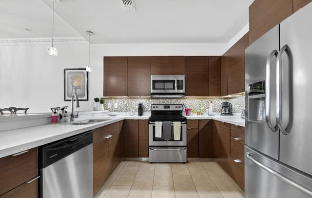 3-bedroom rental at 17902 La Cantera Pkwy Unit 214 in San Antonio, TX — photo 4