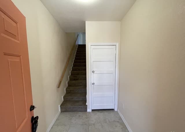 3-bedroom rental at 743 Eleanor Ave Unit 201 in San Antonio, TX — photo 3