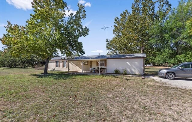2-bedroom rental at 1411 B & C Democrat in Blanco, TX — photo 2