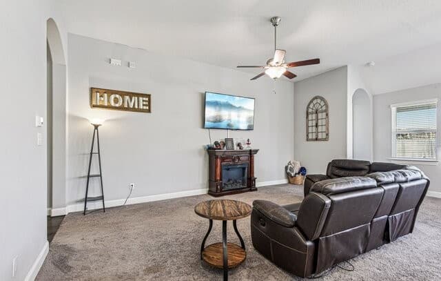 4-bedroom rental at 131 Dovetail St in Boerne, TX — photo 5