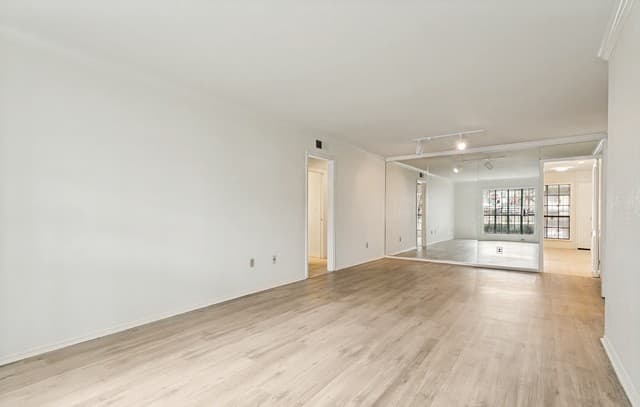 2-bedroom rental at 7815 Broadway Unit 105 in San Antonio, TX — photo 5