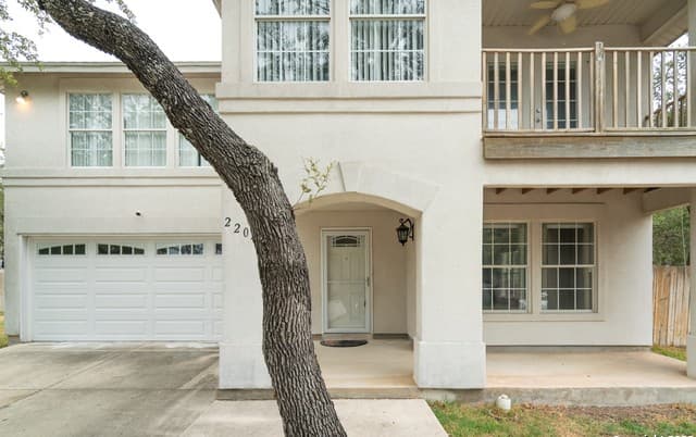 4-bedroom rental at 22047 Kenton Knl in San Antonio, TX — photo 2